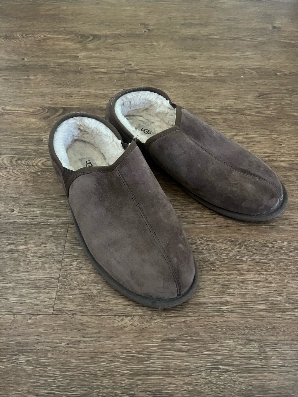 UGG Men's Brown Suede Shearling Slippers Size 13 - Picture 2 of 6